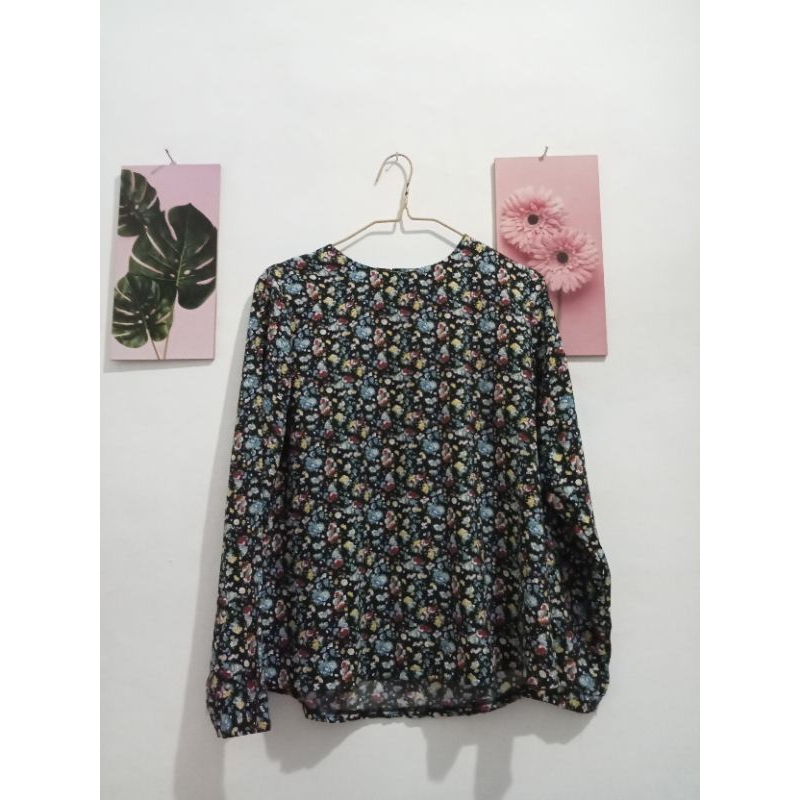 Preloved Blouse bunga-bunga