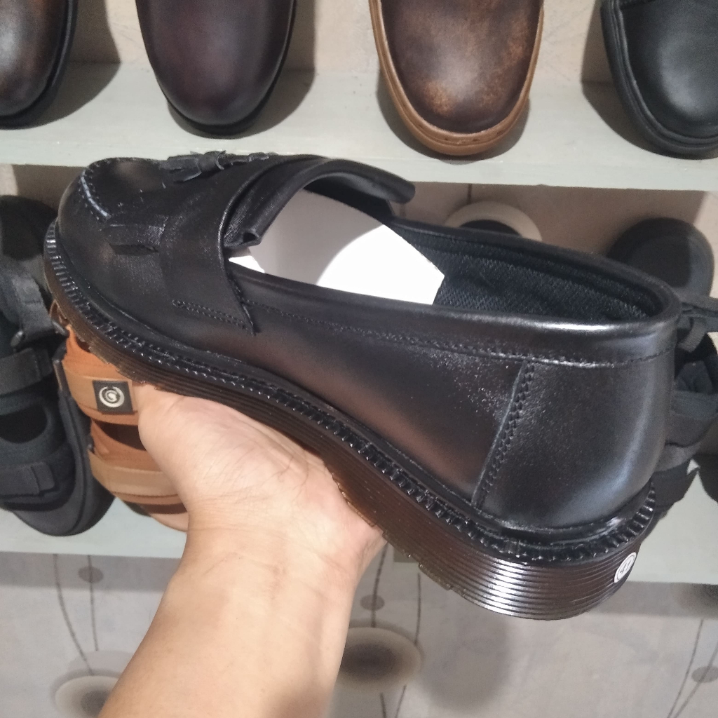 EMPIRE BLACK (Kulit Asli) Sepatu Loafers Pria Formal Kantor Kerja Kuliah Kondangan - Loafer Casual