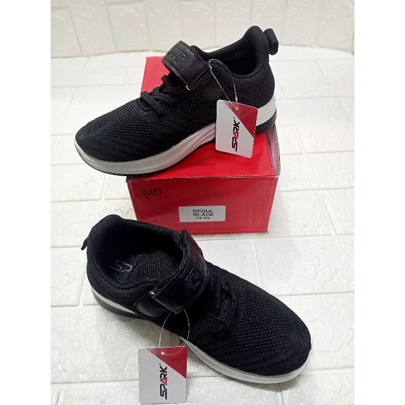 SEPATU SEKOLAH Merek spark