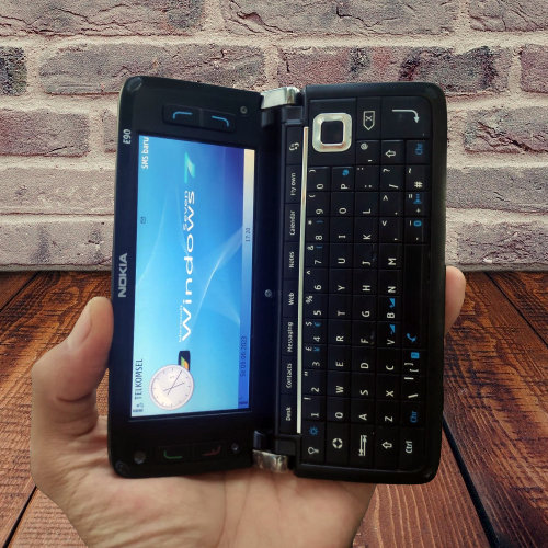 Nokia E90 / Nokia Komunikator