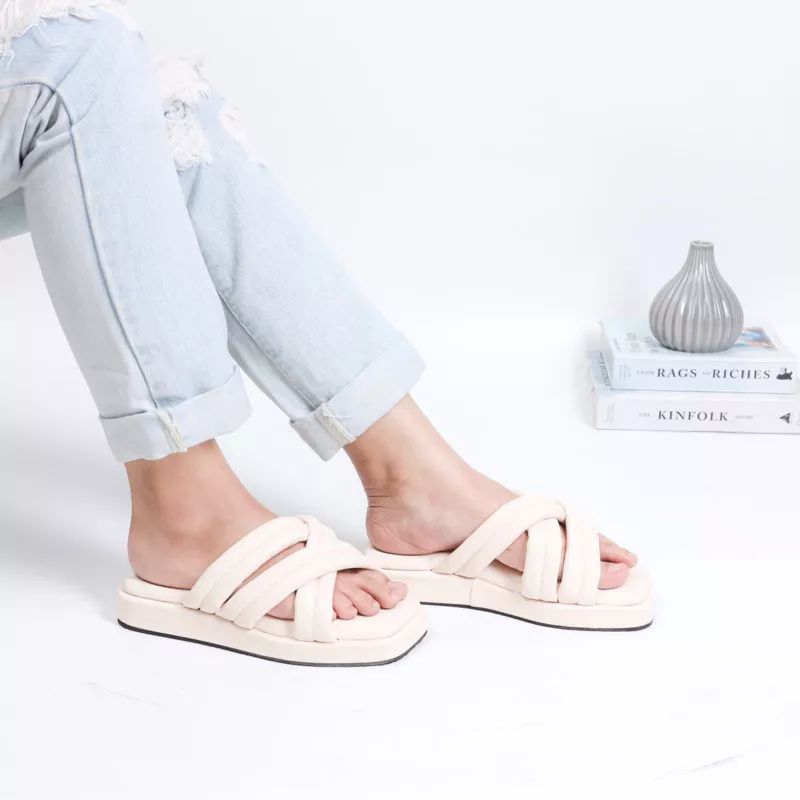 TmO - 8.8 Sale new arrival sandal Veronika EXPAND 3CM/Sandal fashion terbaru kekinian/sandal wanita Slop tebel dan empuk/sandal fashion tali kekinian Bisa Cod Termurah/sandal santai wanita fashion