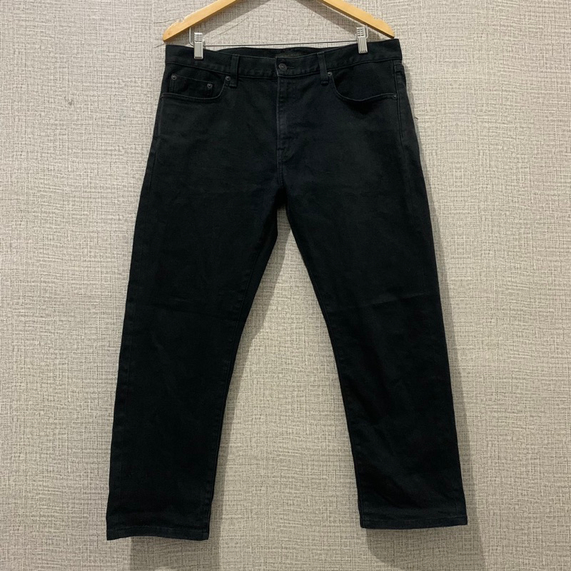UNIQLO SELVEDGE JEANS - BLACK