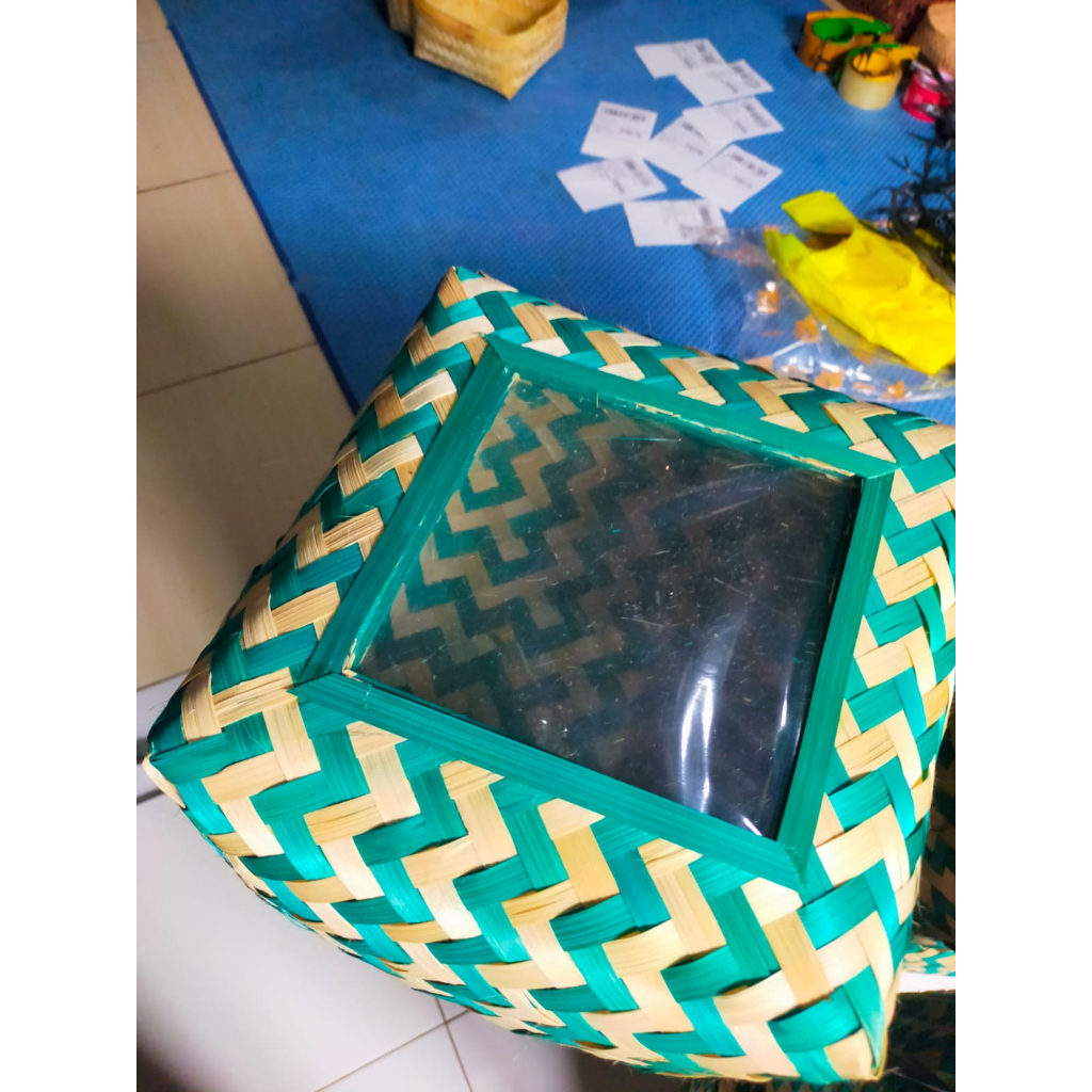 

besek batik mika size 22x22 warna hijau