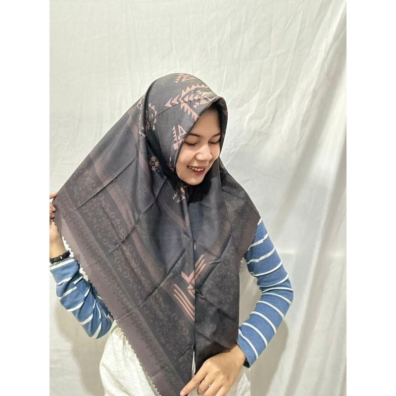 HIJAB VOAL SEGIEMPAT MOTIF || SAHNA series