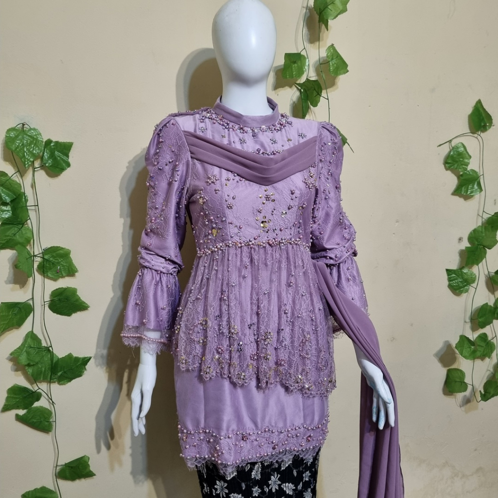 jahit kebaya custom / kebaya wisuda / kebaya tunangan / kabaya lamaran / kebaya custom / kebaya paye