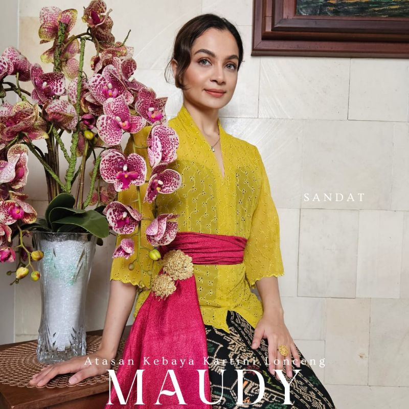 Atasan Kebaya Katun Bordir Maudy Lengan Lonceng