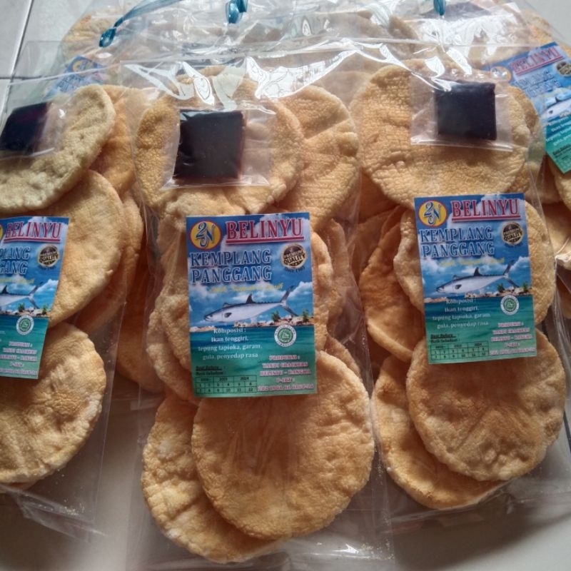 

Kemplang Panggang besar / kerupuk bangka/ kemplang bangka / snack bangka/ oleh oleh