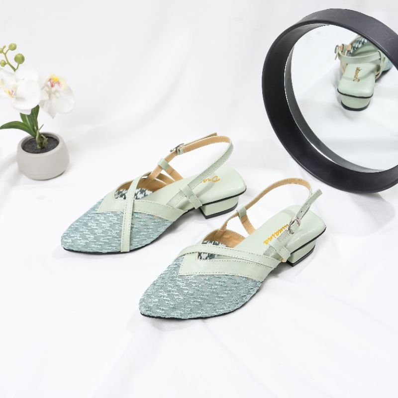 MAYDEN DRANATHA MULES WANITA