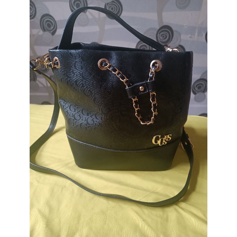 preloved tas Guess serut