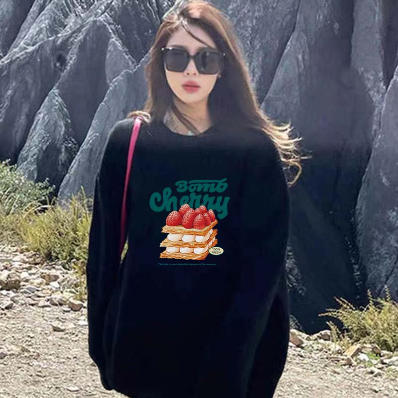 Kaos Stasan Wanita Oversize Sweater American Vintage Cartoon Graphic cake Priting Top Kekinian Casual Sweater