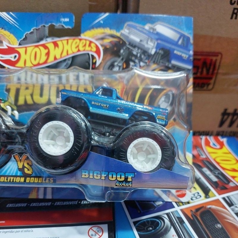 hot wheels monster truck. hot wheels isi 2 monster truck snake bite vs bigfoot
