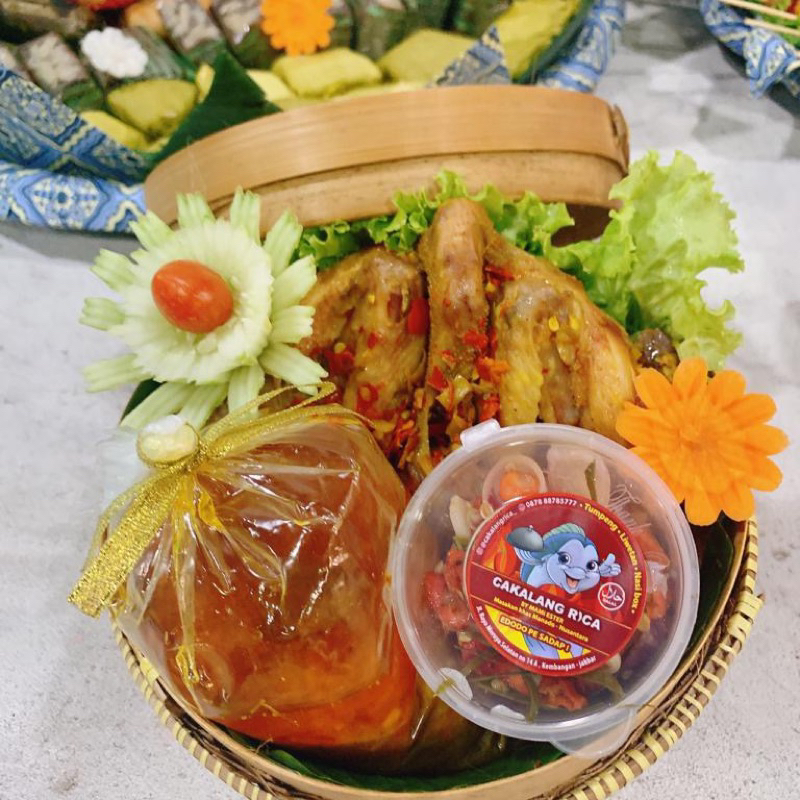 

Hampers Wakul Ayam Betutu