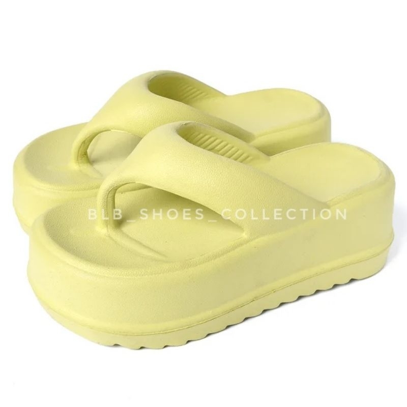 Sandal Wanita Terbaru Sandal Jepit Wedges Wanita Nyaman Sandal Import Eva Rubber Wanita Trendy Sandal Flatform sol Tebal