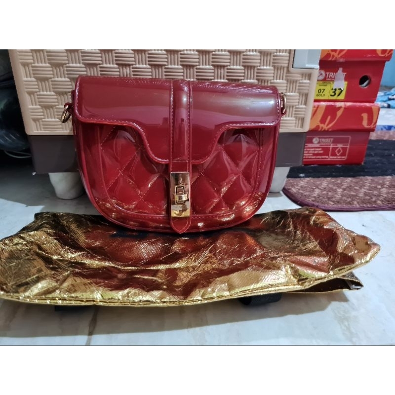 Preloved sling bag jelly bellezza