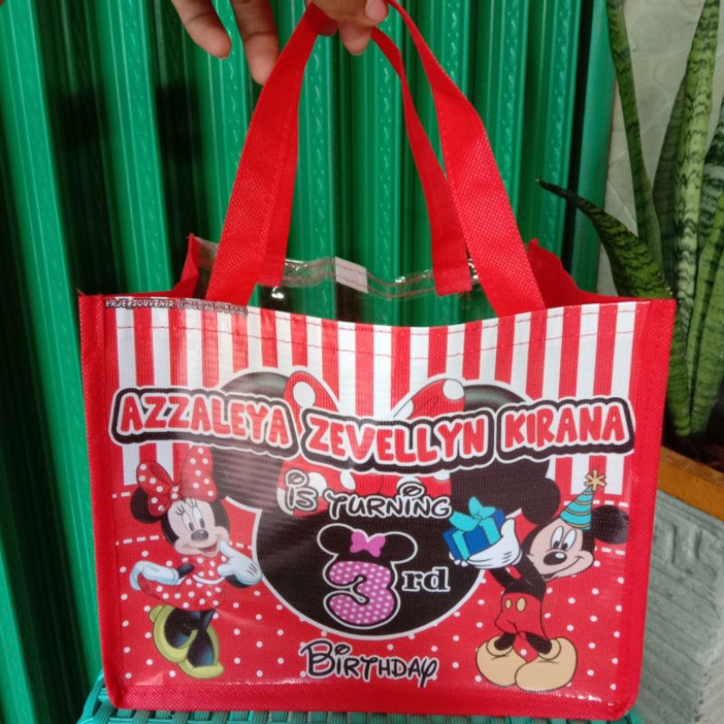 

Tas Ultah Bento Kombinasi Mika Transparan / Goodie bag Muat Tempat Bento / Tas Ulang Tahun Custom