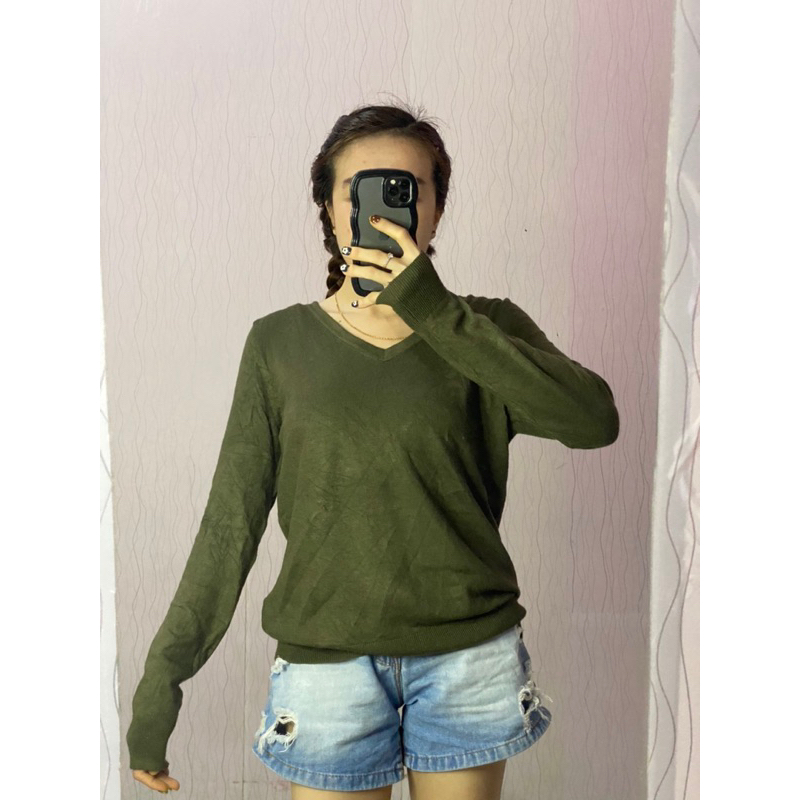 sweater rajut V neck