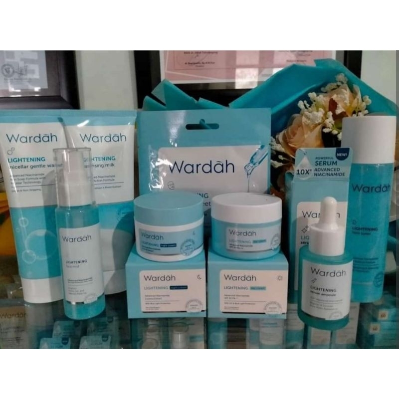 Wardah Ligthening 3in1 (Cream Pot 30gr Besar)