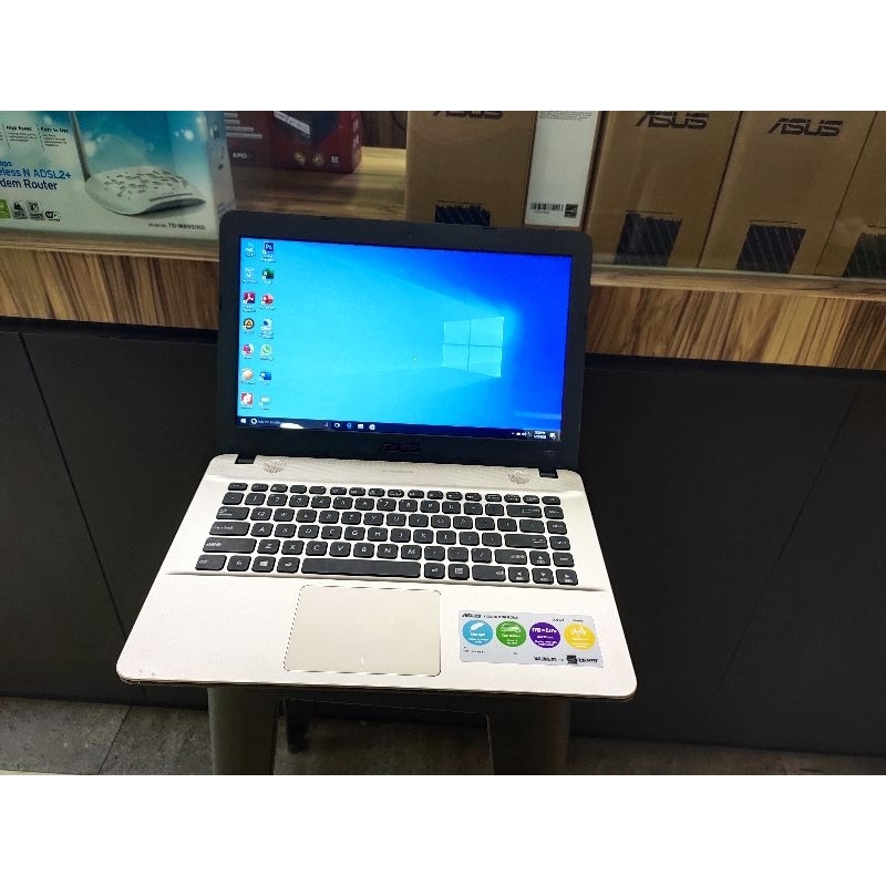 PROMO...!!! Laptop Leptop Asus X441S Baru dipake beberapa bulan full set BONUS TAS dan MOUSE BARU