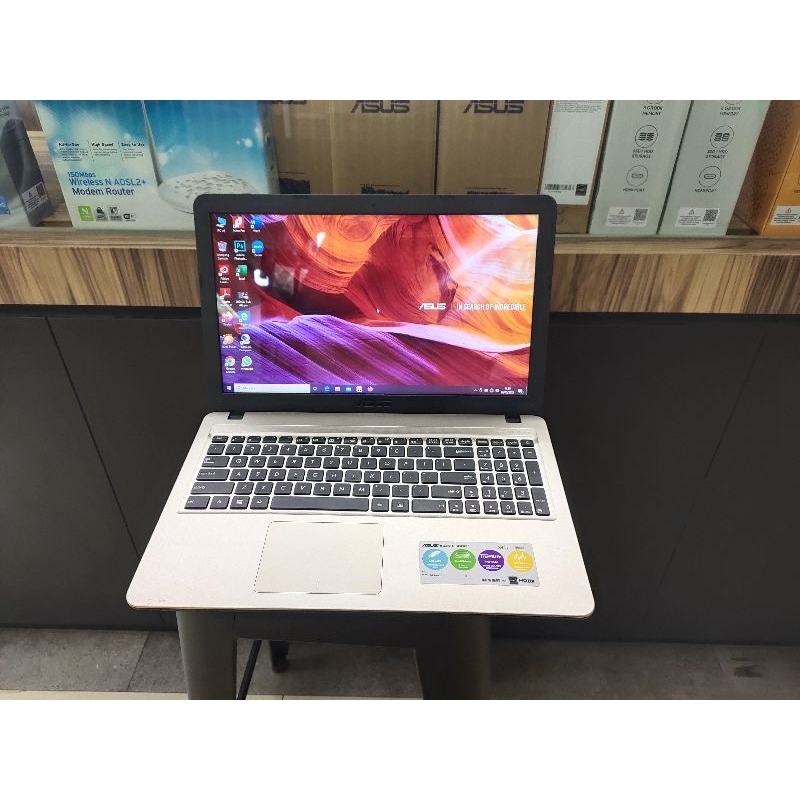 Laptop Leptop Asus X540S Generasi baru SSD 128GB Siap pakai