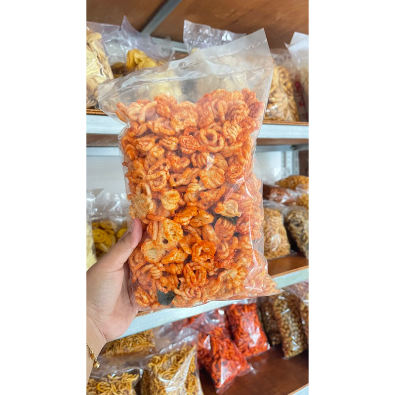 

KRUPUK UDEL PEDAS 250gram/KRUPUK PEDAS/SEBLAK KERING/KRUPUK SEBLAK/CEMILAN PEDAS