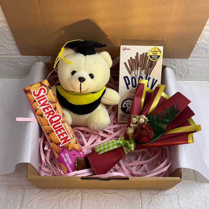 KADO WISUDA CEWEK KADO WISUDA COWOK HADIAH WISUDA GRADUATION GIFT HAMPERS WISUDA HAMPERS BONEKA WISUDA SNACK WISUDA BUKET WISUDA