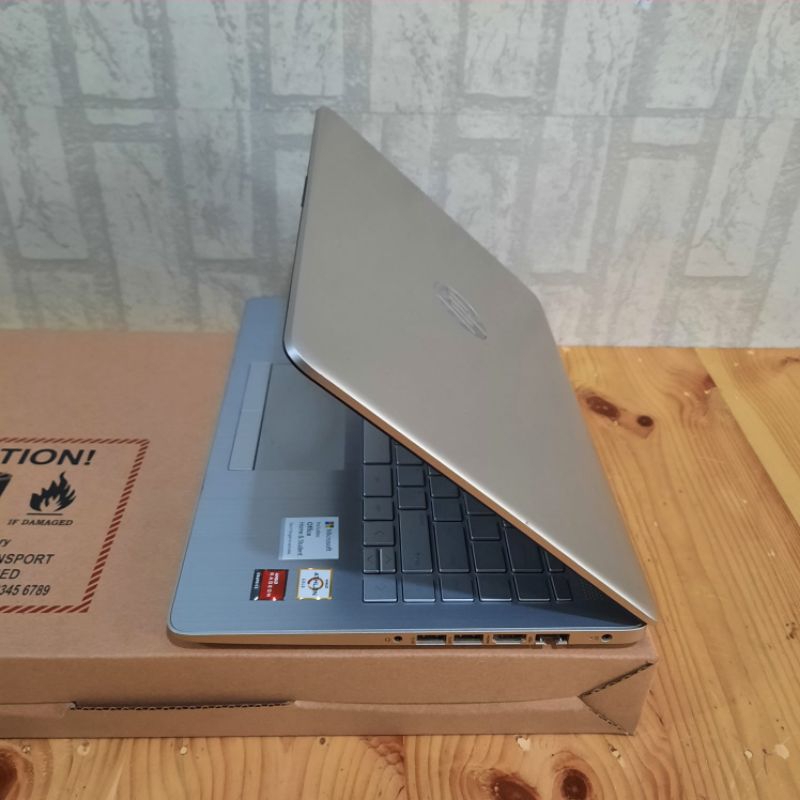 Laptop HP 14s -dk1018ca Amd Athlon Gold 3150U Ram 8Gb SSD 256GB Keyboard backlight Gaming editing desain