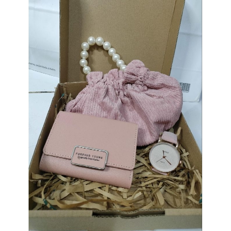 

KADO CEWEK / KADO ULANG TAHUN / HAMPERS WANITA / KADO WANITA PINK / KADO UNIK / GIFT BOX CEWEK PINK / KADO ANNIVERSARY/KADO HBD / KADO ULTAH PINK / KADO LUCU /HADIAH CEWEK