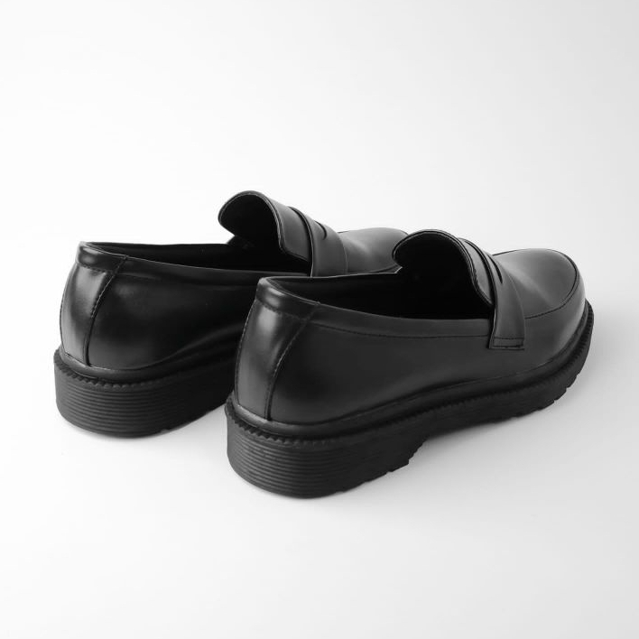 Sepatu Formal Loafers Pria Casual Kulit Kerja Kantor Kuliah Hitam Loafer Docmart Hitam Original - Luis Full Black