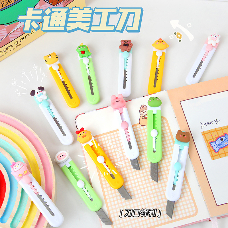 CM2 Cutter Mini Karakter Lucu Portable, Silet kecil Pemotong kertas Pisau Piso Pemotong isolasi Pink Bunny Frog Puppy Sheep Pinky Lover bear Brown Pastel Terang