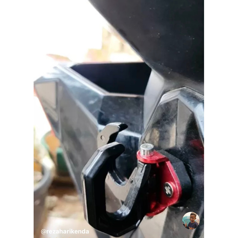 Gantungan barang metic cabang 2 import/Gantungan Barang Motor CNC 2 Cabang Universal