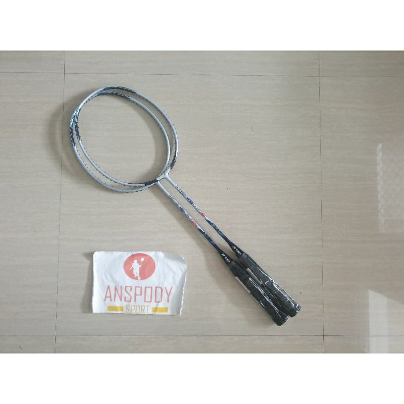 RAKET BADMINTON YONEX VOLTRIC 100 / 200 LIGHT LCW