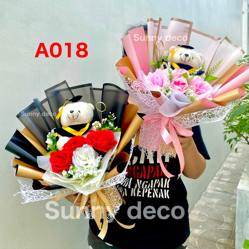 (READY) Bucket Boneka Wisuda Teddy bear. gift kelulusan. buket wisuda. bucket boneka toga . buket murah. buket bunga murah. buket toga. bouquet jakarta / bucket bunga / bucket murah / bucket bunga / bucket Jakarta / bucket ulang tahun / bucket kelulusan