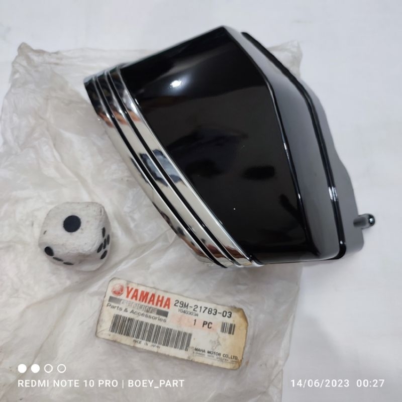 Cover tutup box accu aki depan rxking rx king cobra master 29M hitam bagian kiri original Yamaha nos
