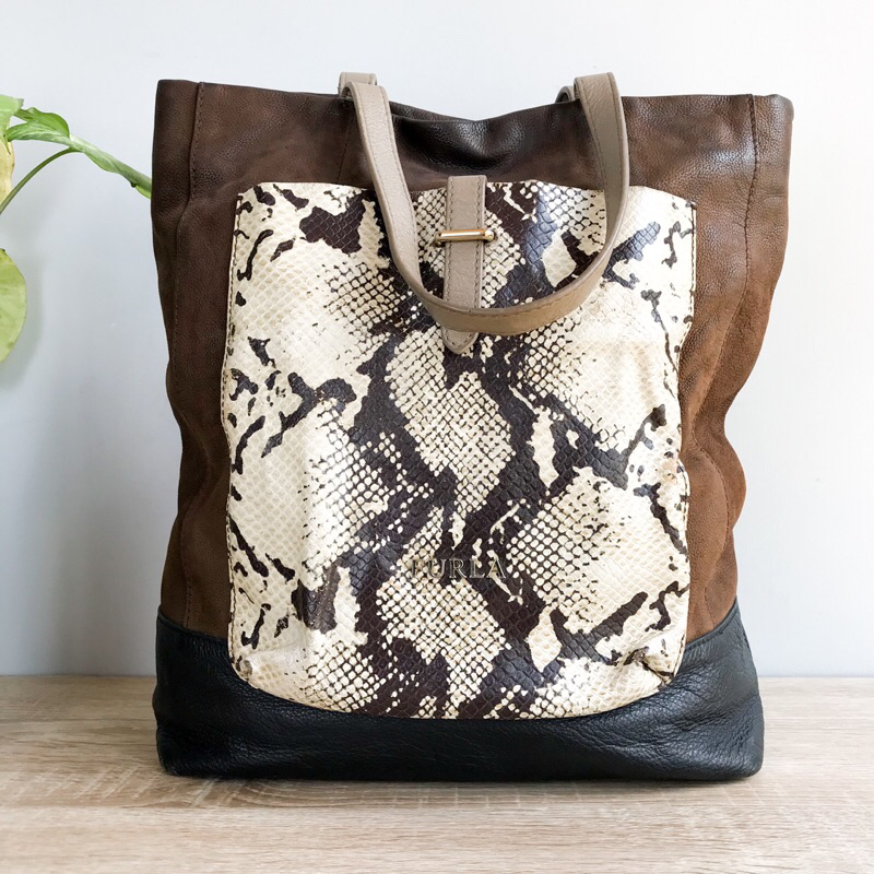 TOTE BAG KULIT SAPI ASLI MIX ULAR BAHAN KUAT DAN LENTUR SERTA RUANG BESAR (FURLA)