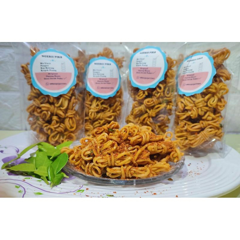 

Mie Uwel/Mie gulung Gurih,Renyah dan Nagih.