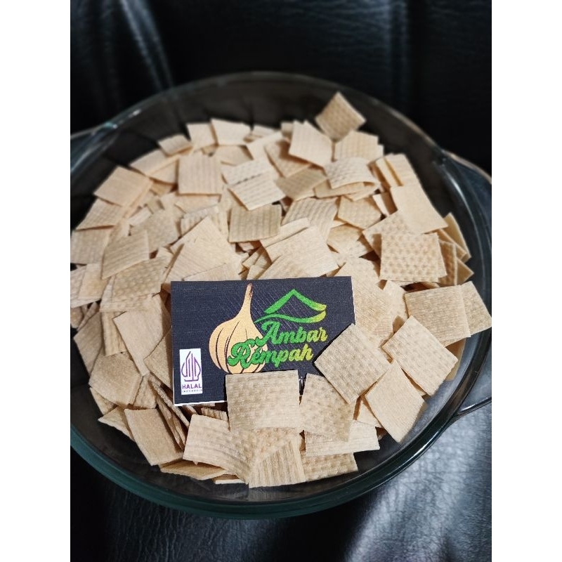 

Kerupuk Taro/kerupuk mentah/krecek Taro polos 250 gram.