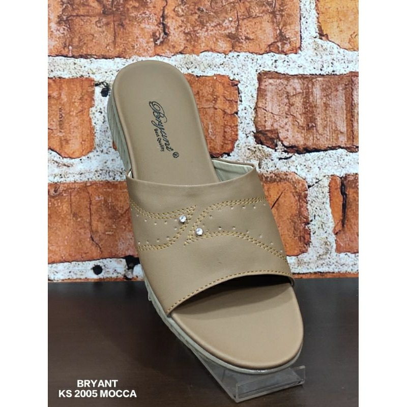 sandal cewek , sandal wanita , sandal sorong / slide BRYANT