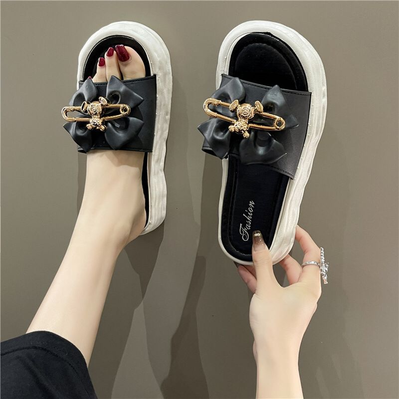 GROSIRTAS TG1748 Sendal Wedges Wanita Import Motif Peniti Bear Fashion