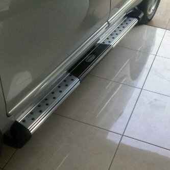 Foot Step Model Bintik Hitam