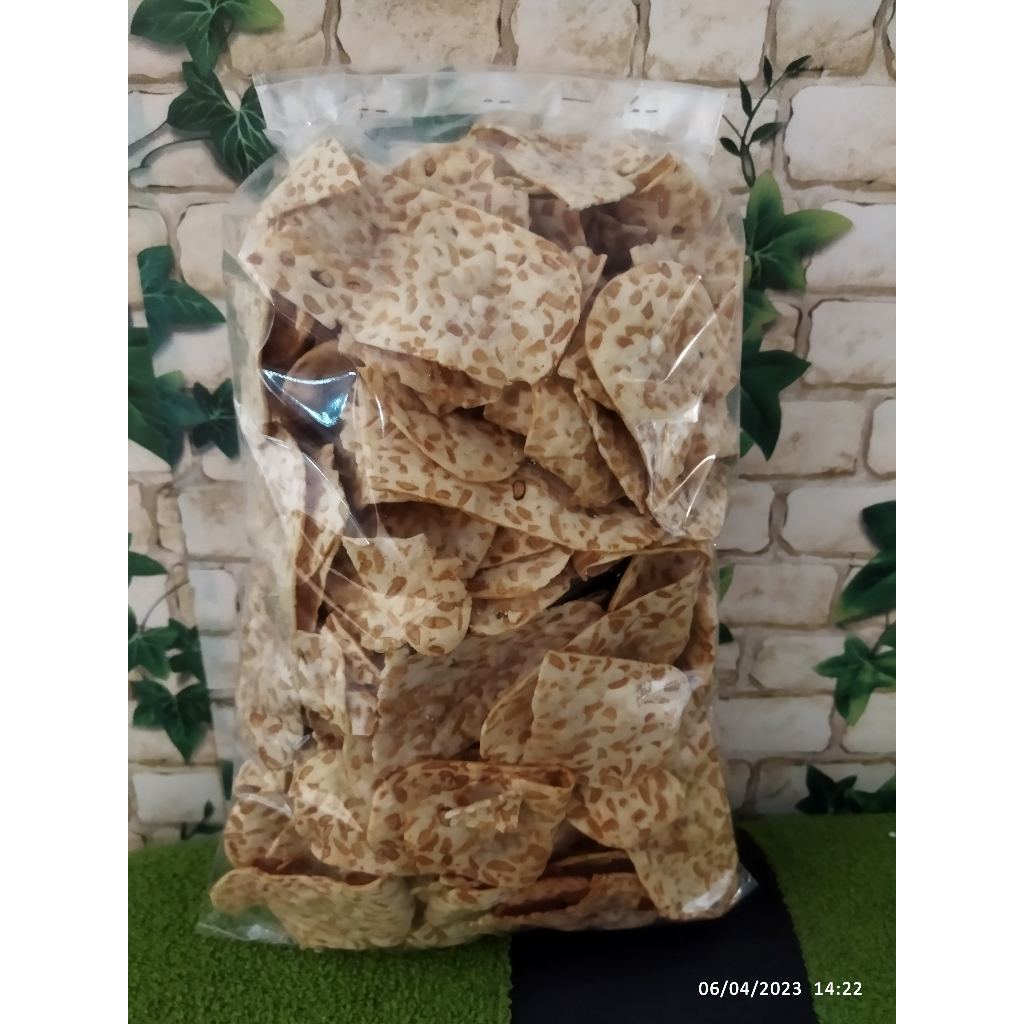 

Snack Kiloan keripik tempe sagu 250 gram, 500 gram, 1000 gram/makanan ringan/cemilan/camilan/keripik tempe sagu enak dan renyah banget/keripik kripik tempe sagu oven/keripik tempe sagu 1 kg (free buble wrap ) bisa COD/Keripik tempe sagu spesial - 250 gram