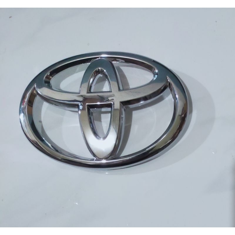 emblem logo grill depan all new rush Fortuner Hilux 2018-up original Toyota