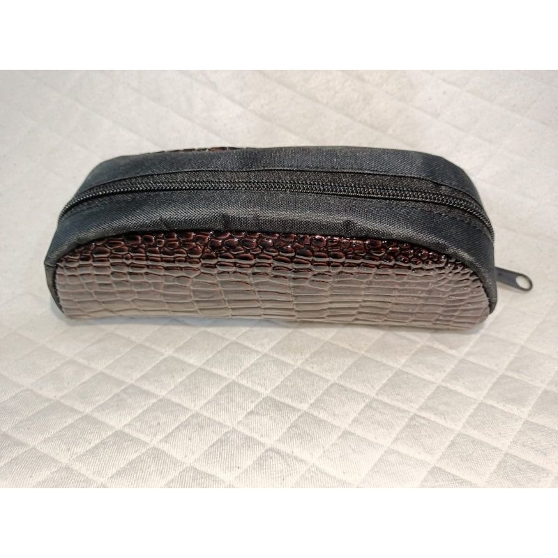 

Pencil Case Kotak Pensil Oval Kilat Croco