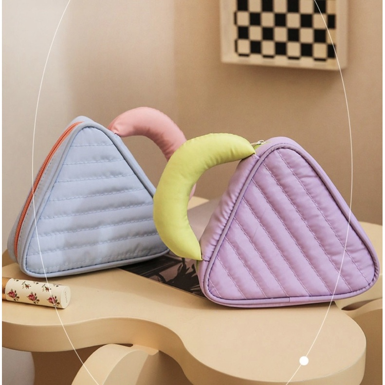 POUCH SEGITIGA PUFFY/MINI POUCH SEGITIGA/SHANIA HAND PUFFY BAG/RAVEL POUCH MINI