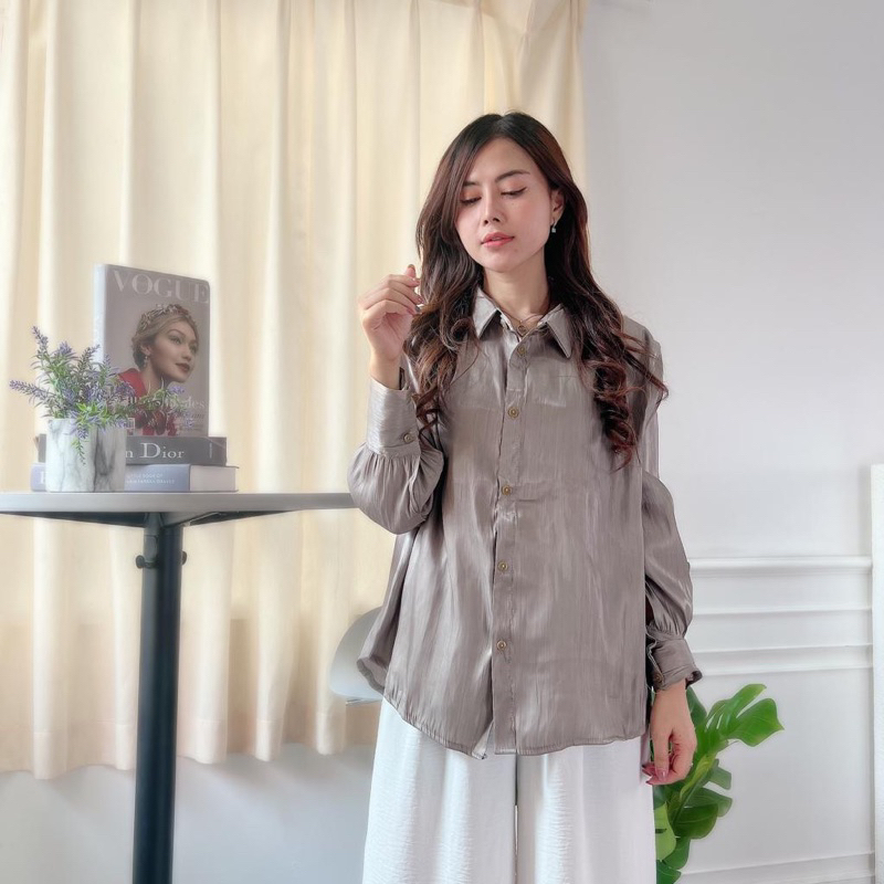 DB - FEZA KEMEJA SHIMMER SILK BLOUSE WANITA MUSLIMAH TERMURAH FEEZA SHIMMER TOP OVERSIZE / Kemeja Wanita ( SEMI TRANSPARENT) Korean Style BTCSOLO /