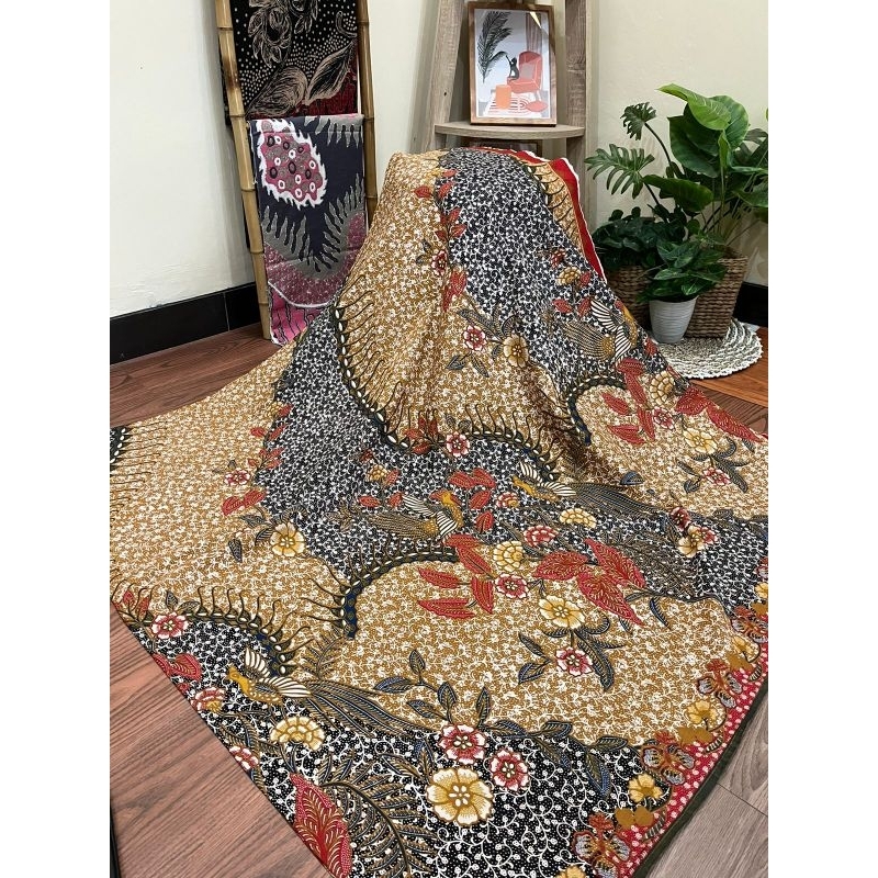 Kain batik solo kembang rambatan ukel merak coklat