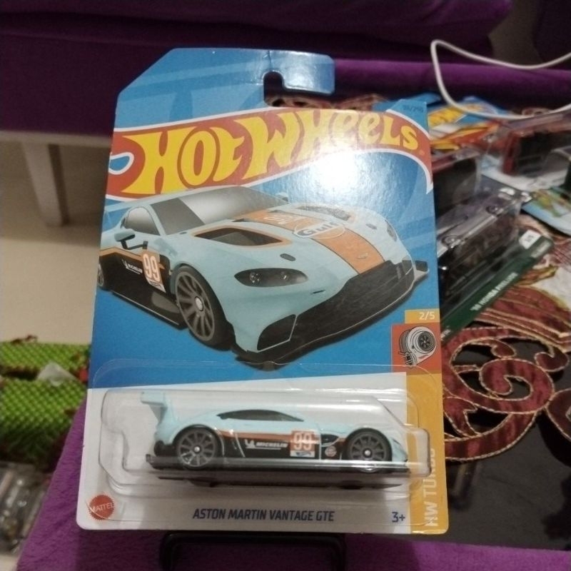 HOTWHEELS REGULER ASTON MARTIN VANTAGE GTE