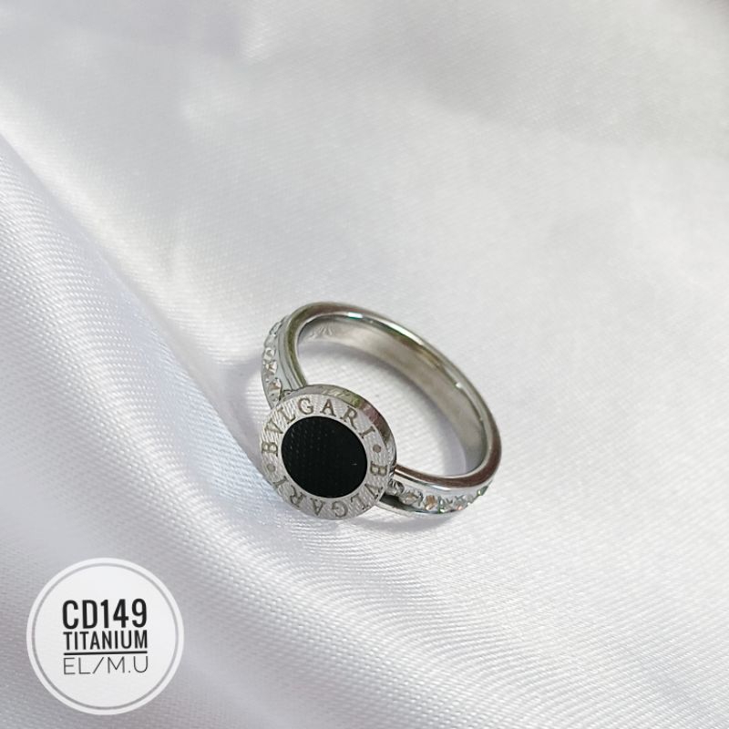 Cincin titanium bv hitam permata CD149