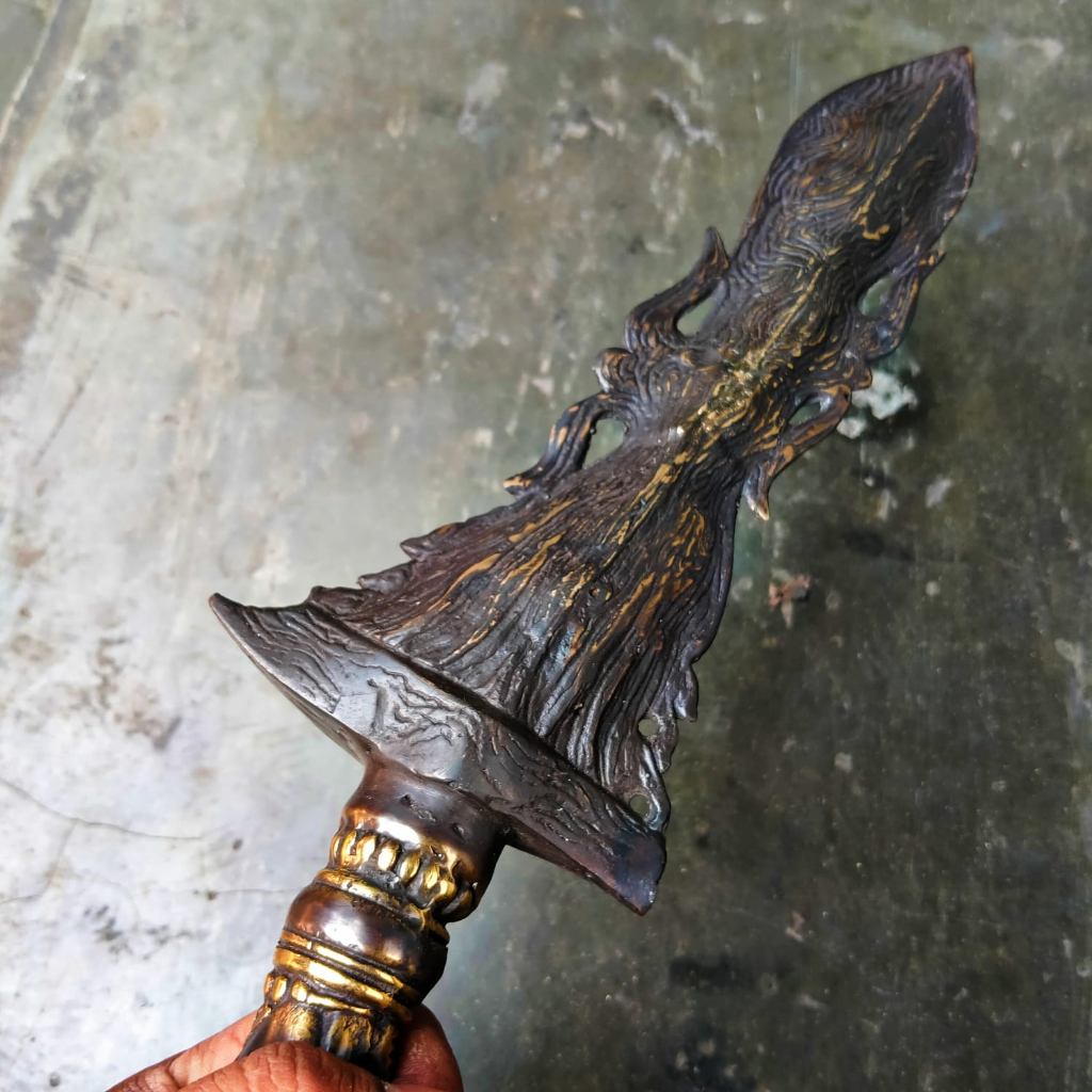 Koleksi Betok Warna Hitam Bahan Kuningan Sari Istimewa