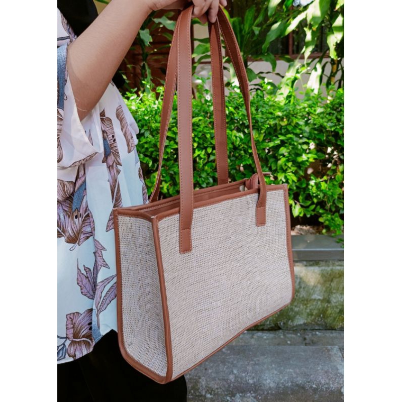 SLING SHOPPER BAG color BEIGE Tote bag Totebag gail