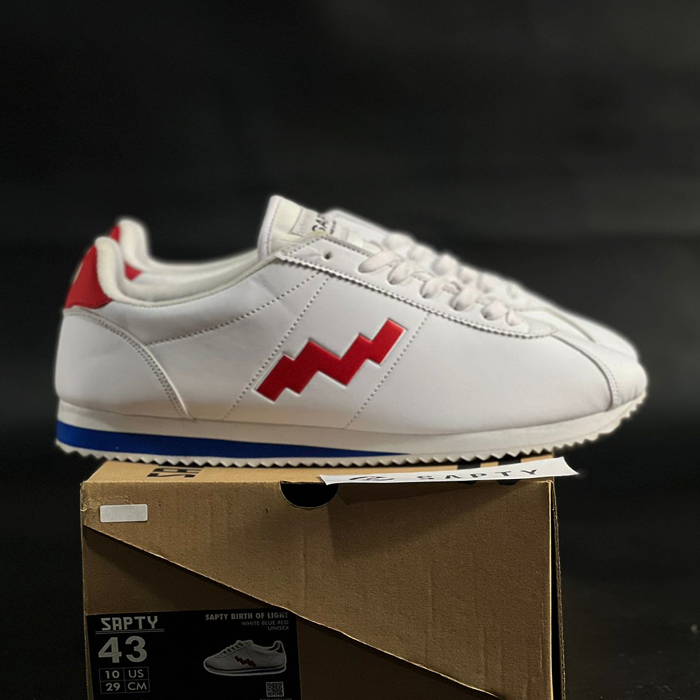 SAPTY ORIGINAL- Sneakers Classic White Low Bahan Leather, Sepatu Klasik Pria Wanita, Sepatu Lokal OriginaL, Sepatu Olahraga Ori, Sepatu Pria, Sepatu Sekolah, Sepatu Kets, Sepatu Lari Jogging